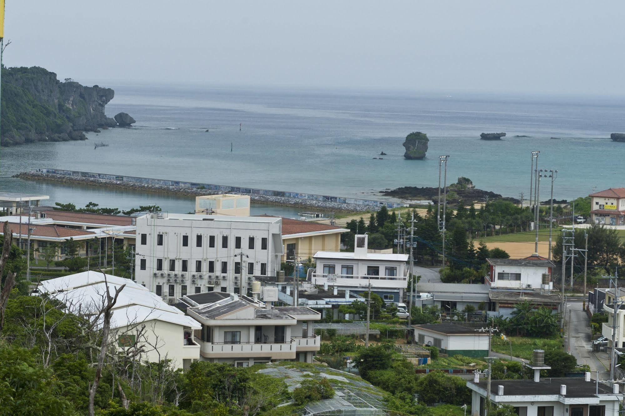 Pangoo Onna Japanese Style Hotel Esterno foto